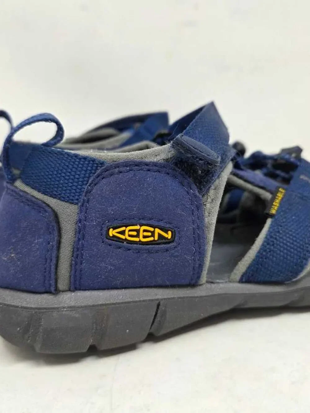 Big kids 3 KEEN Seacamp II CNX washable closed toe hiking sandals